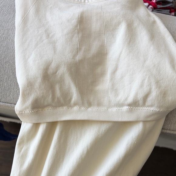 Zella Beige Ribbed Tank Top - Picture 4 of 4